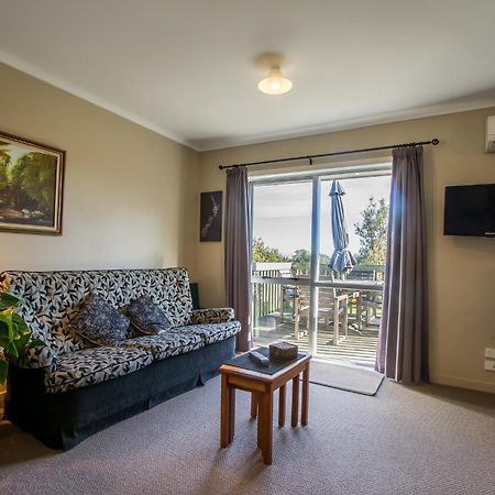 The Nunnery Hotel Te Aroha Exterior photo