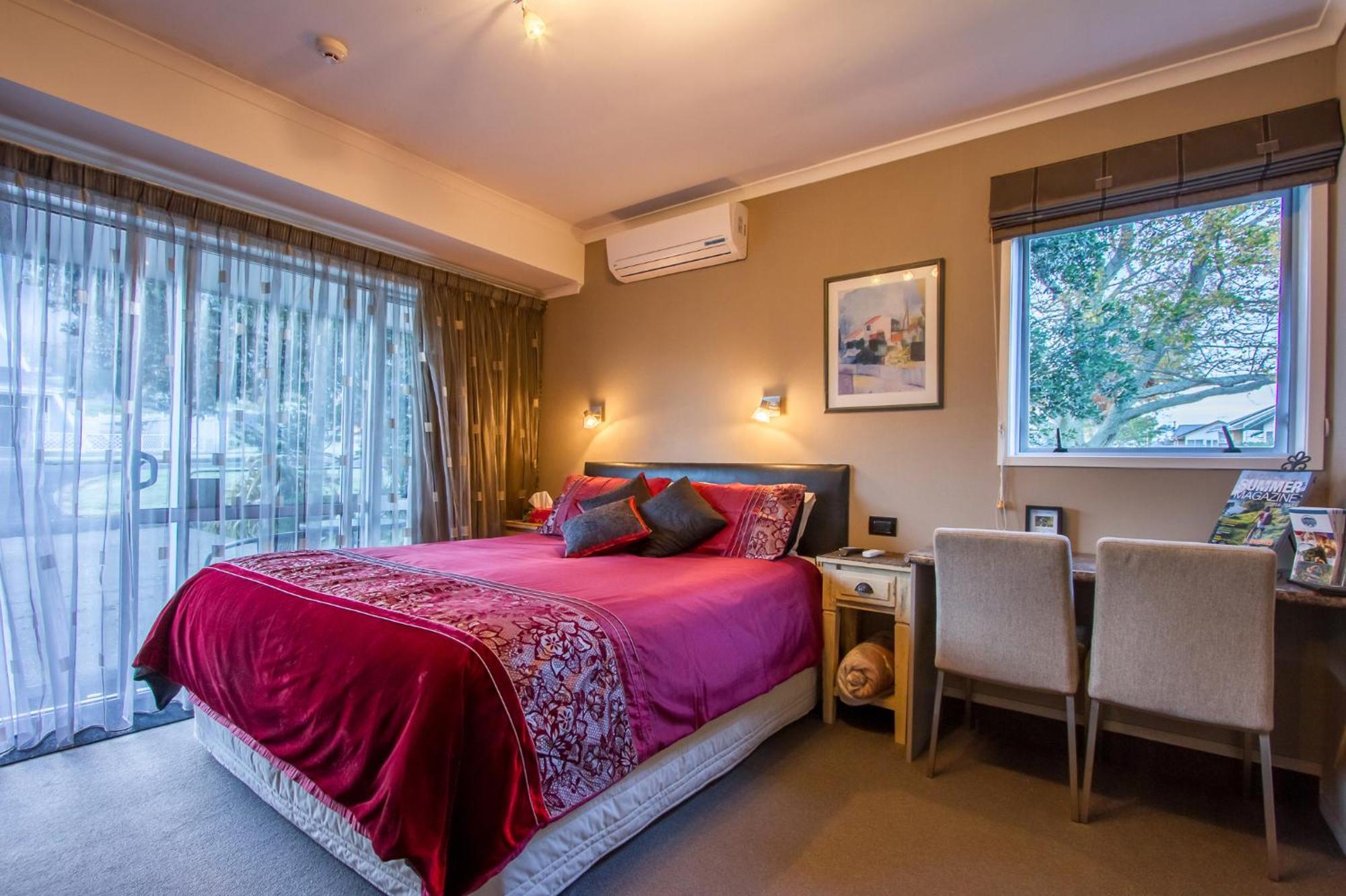 The Nunnery Hotel Te Aroha Exterior photo