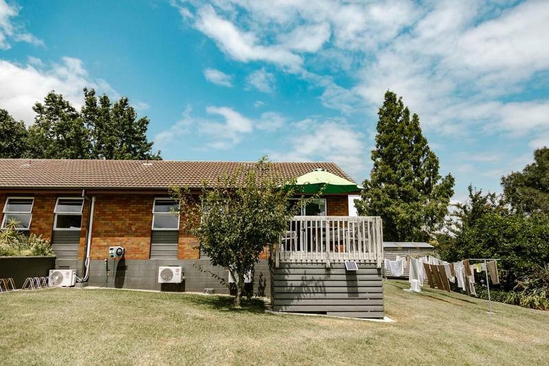 The Nunnery Hotel Te Aroha Exterior photo